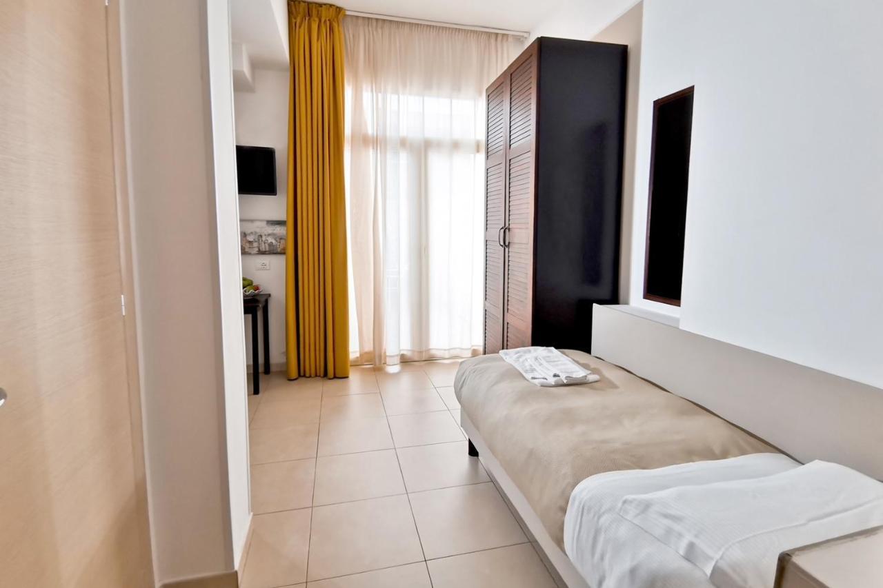 Hotel Poetto كالياري المظهر الخارجي الصورة